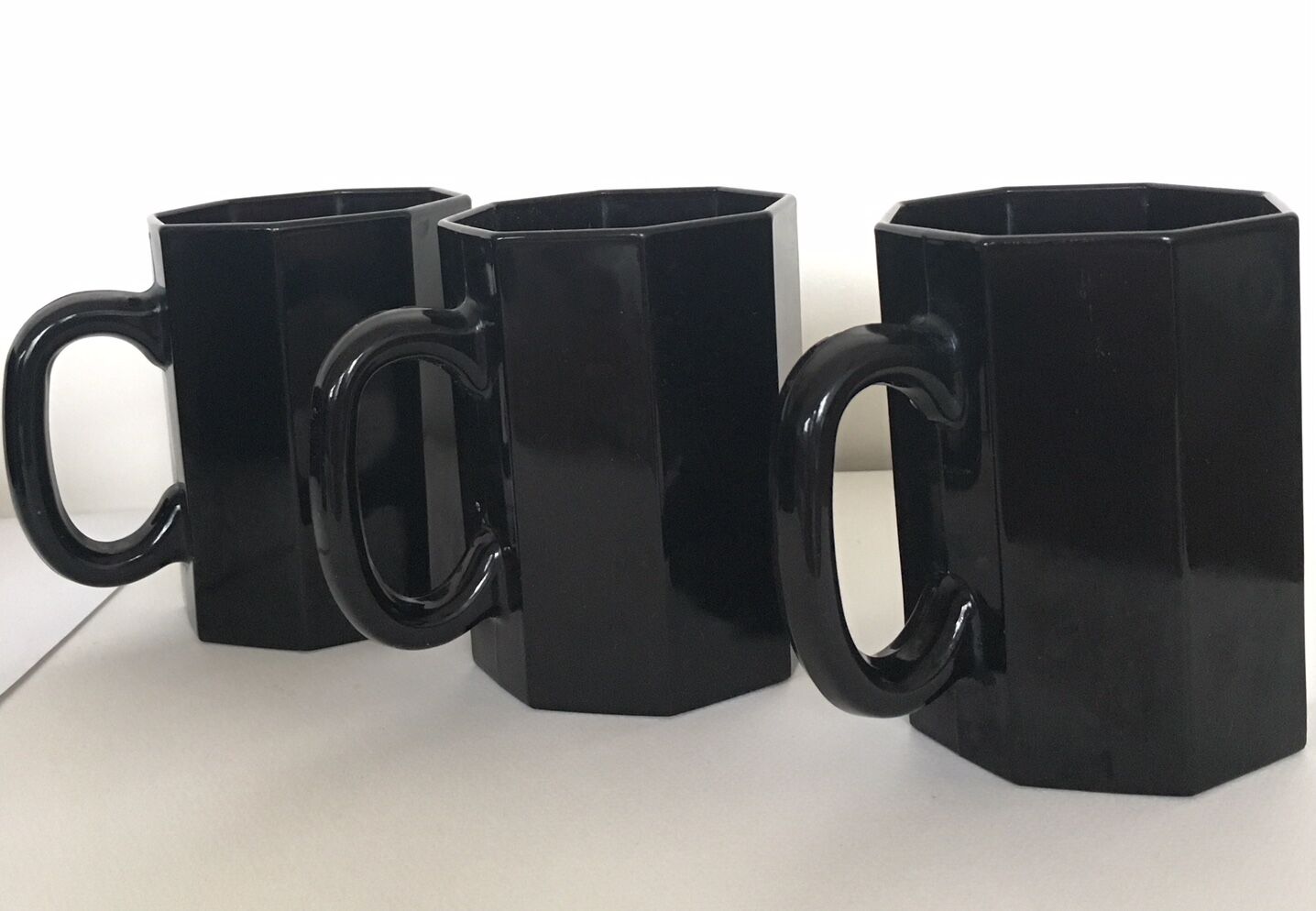 Honeycomb cups in black opaline