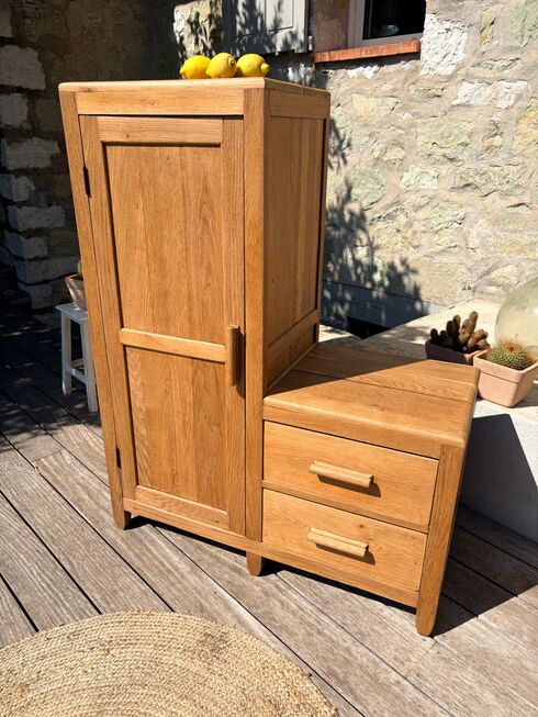 Petite armoire asymétrique « Pénélope »