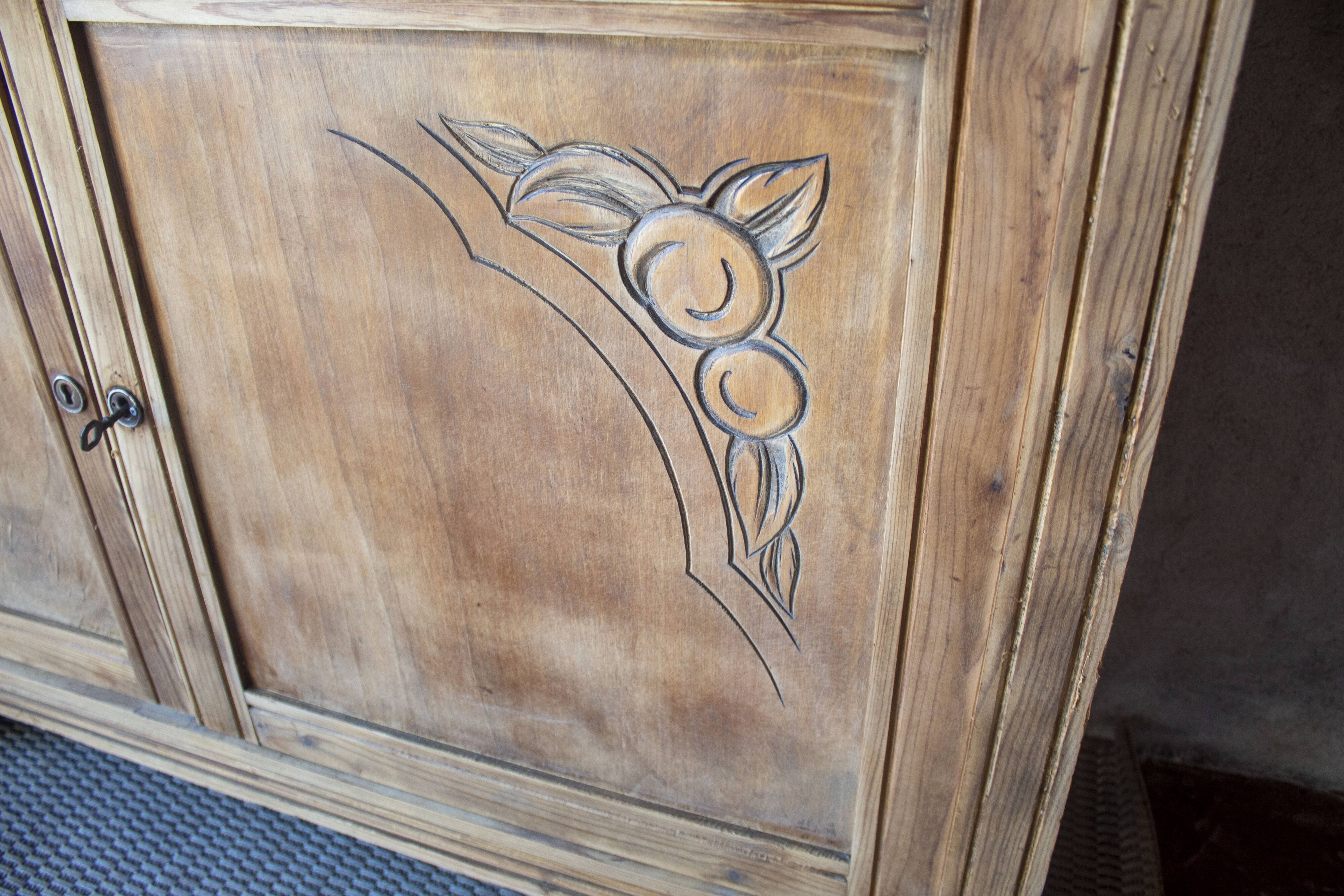 Art Deco buffet in solid wood