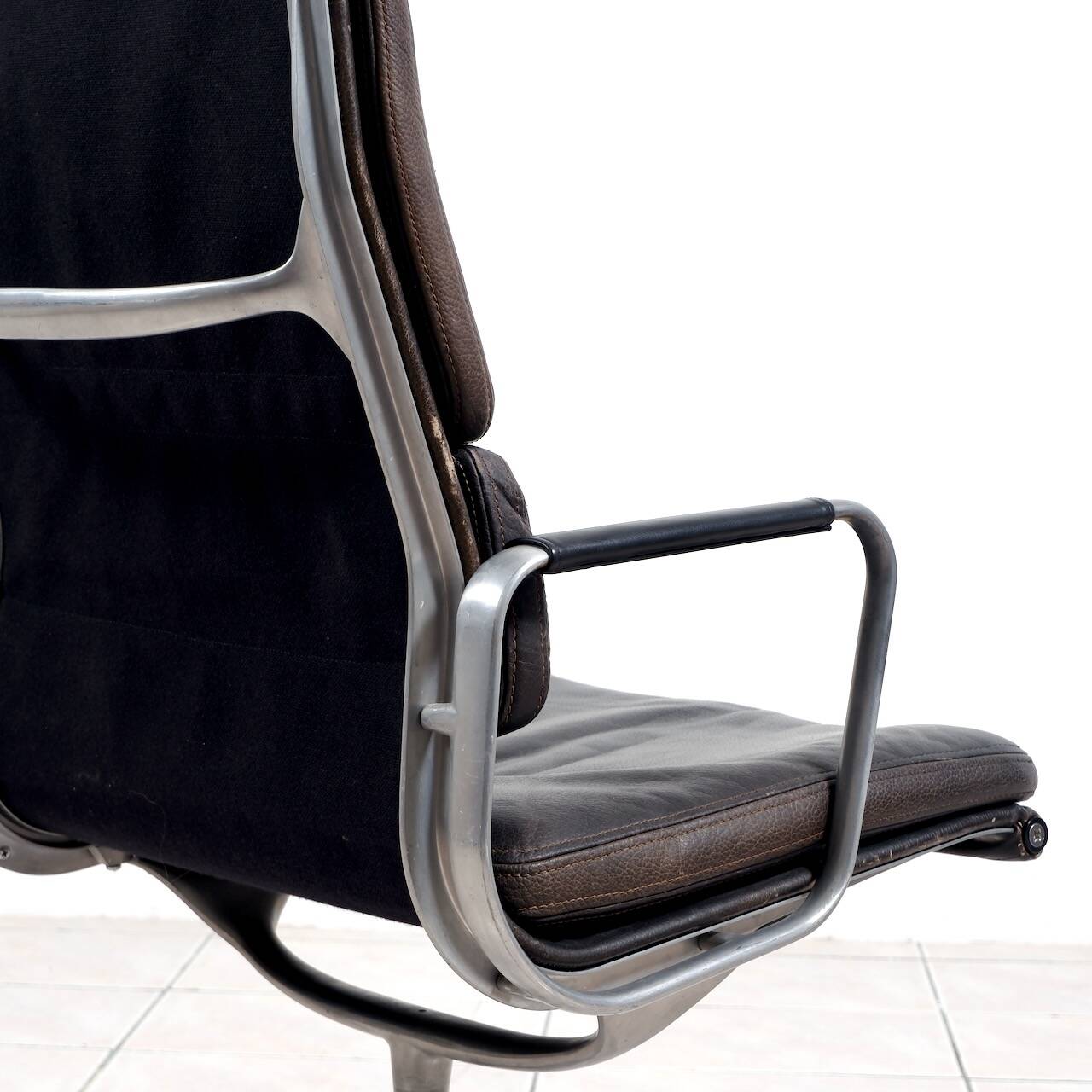 Chaise de bureau Eames Soft Pad du gouvernement de Basse-Autriche