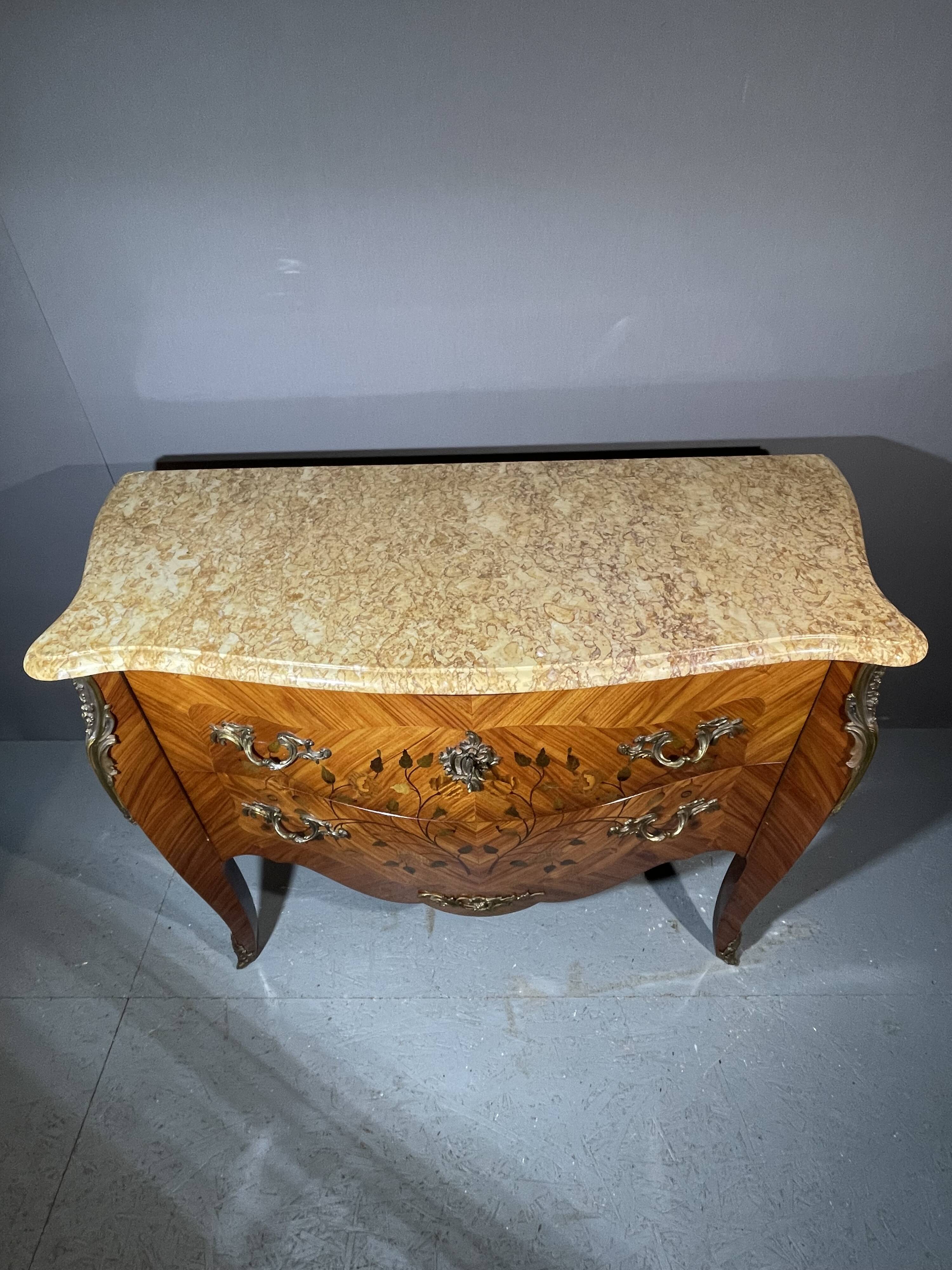 Commode de style Louis XV
