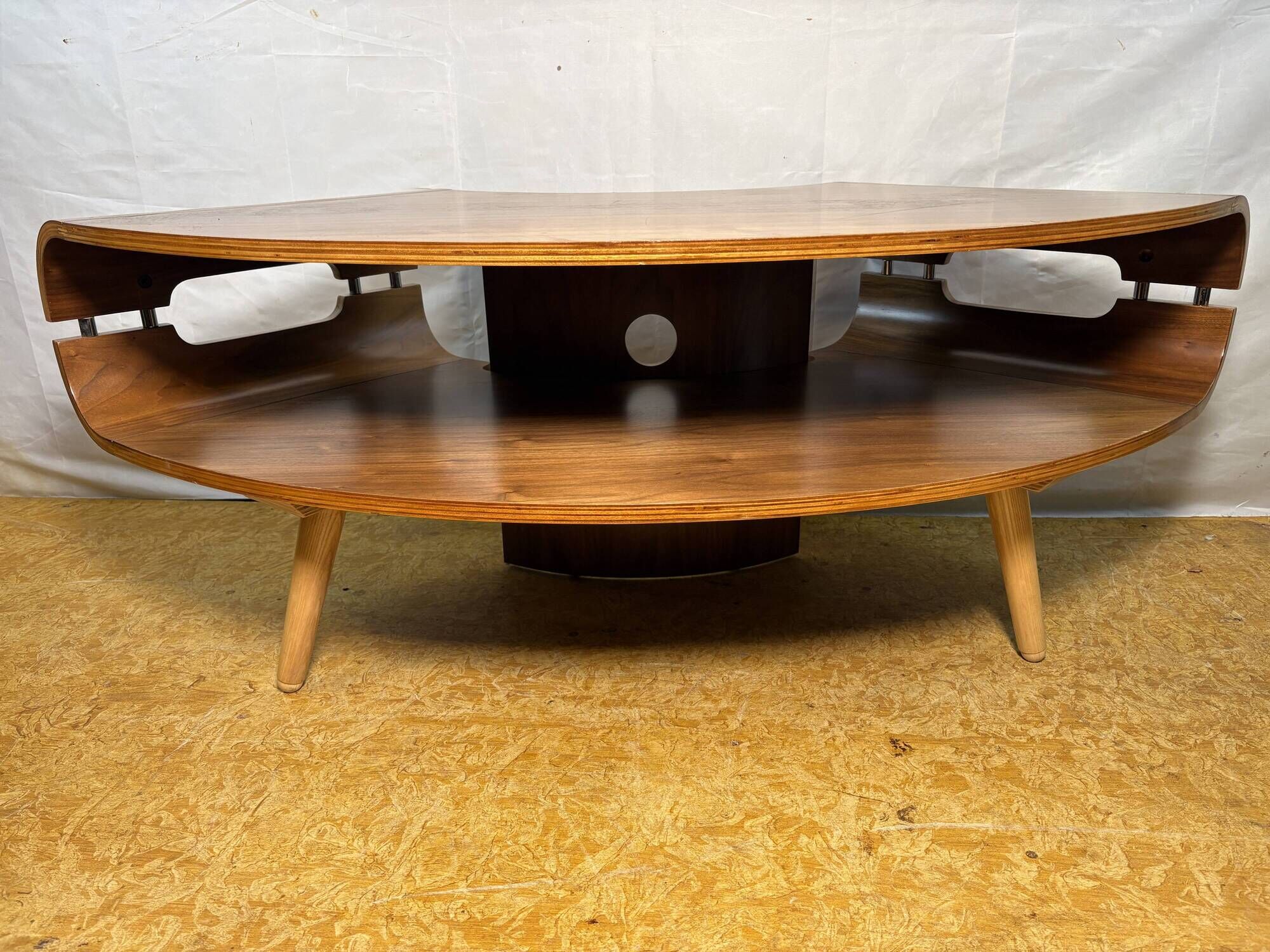 Mid-Century Modern Jual Havana Walnut Corner TV Stand Elegant Walnut Finish