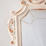 Miroir mural en bois sculpté. Miroir classique.