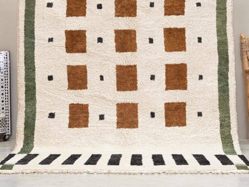 Handmade pure wool rug, traditional size 200 x 300 cm.