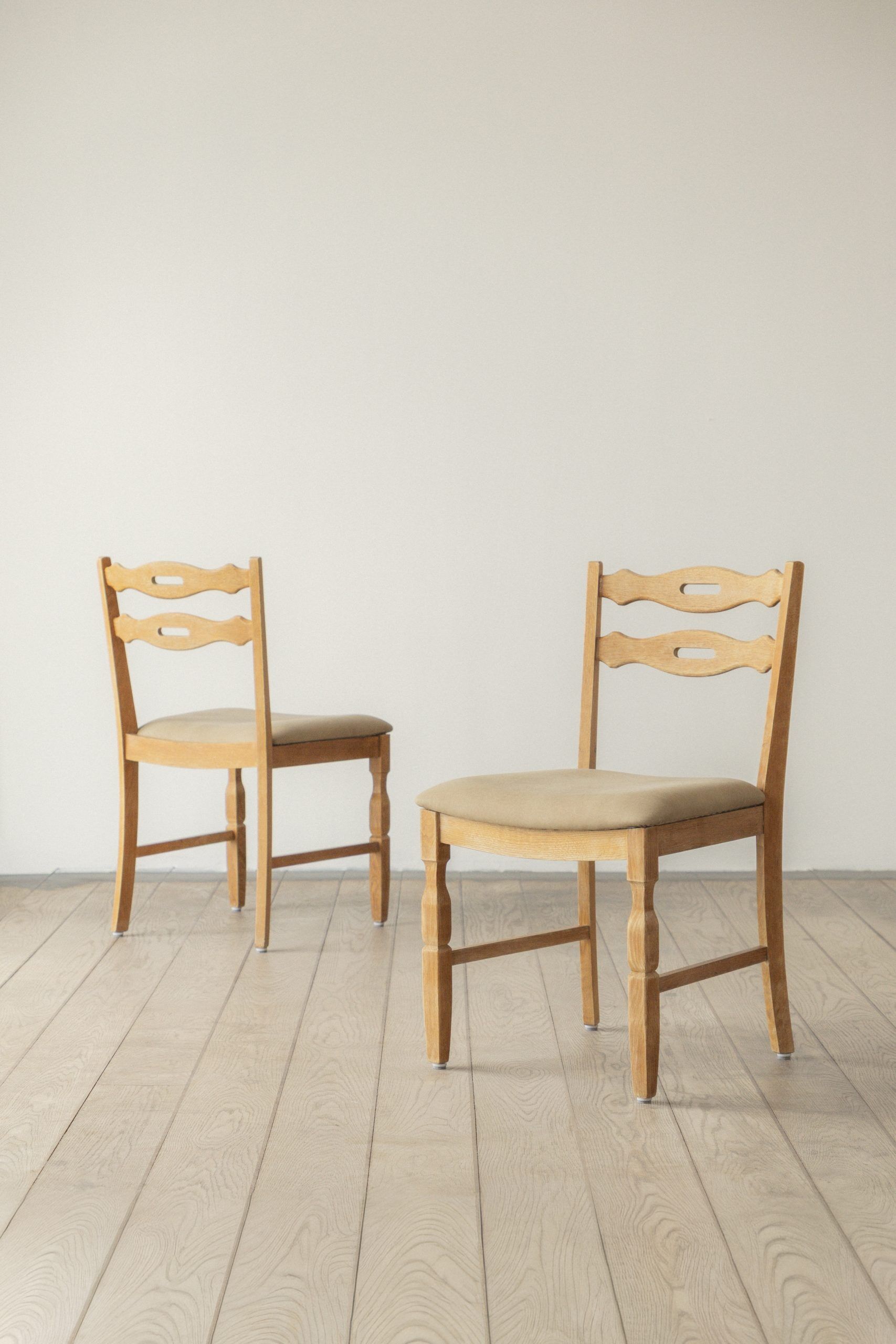 6 chaises de salle à manger Henning Kjærnulf