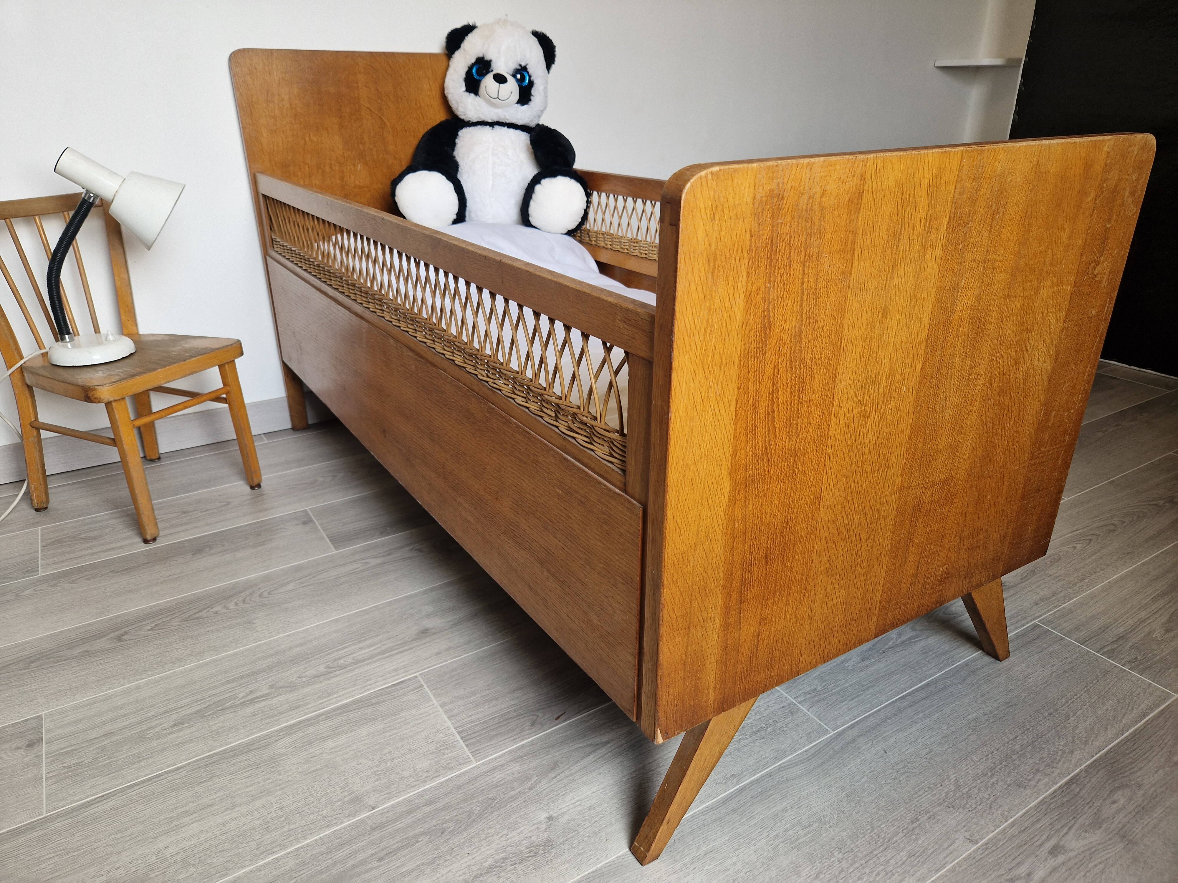 Lit enfant scandinave vintage