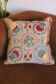 Coussin suzani gris clair motifs brodés colorés