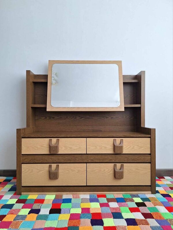 Coiffeuse, commode ancienne