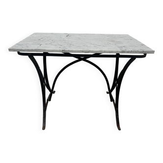 Garden table or veranda in cast iron from the 20th century.