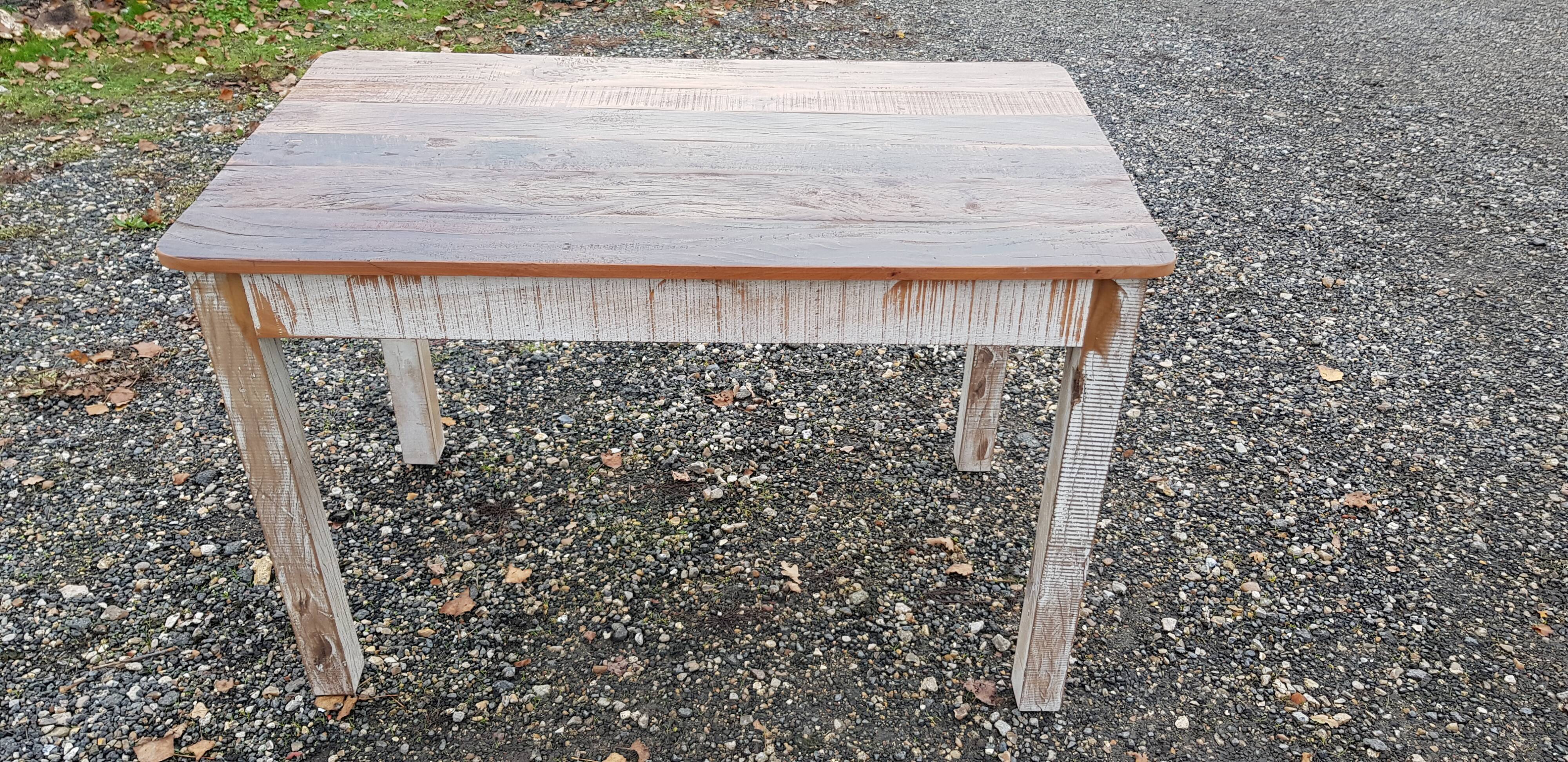 Kitchen dining table