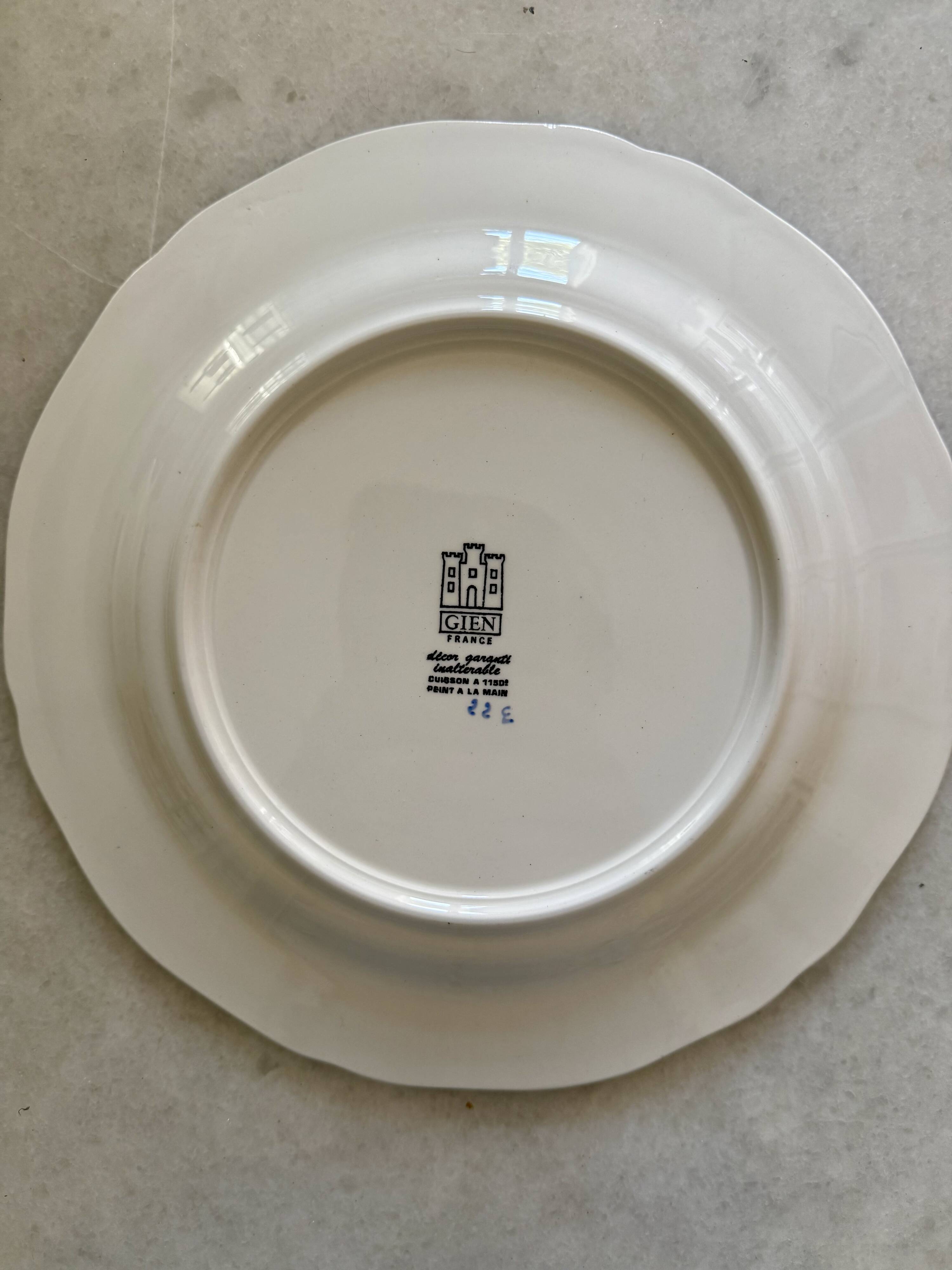 Service de table assiettes et plats Gien modèle grands oiseaux