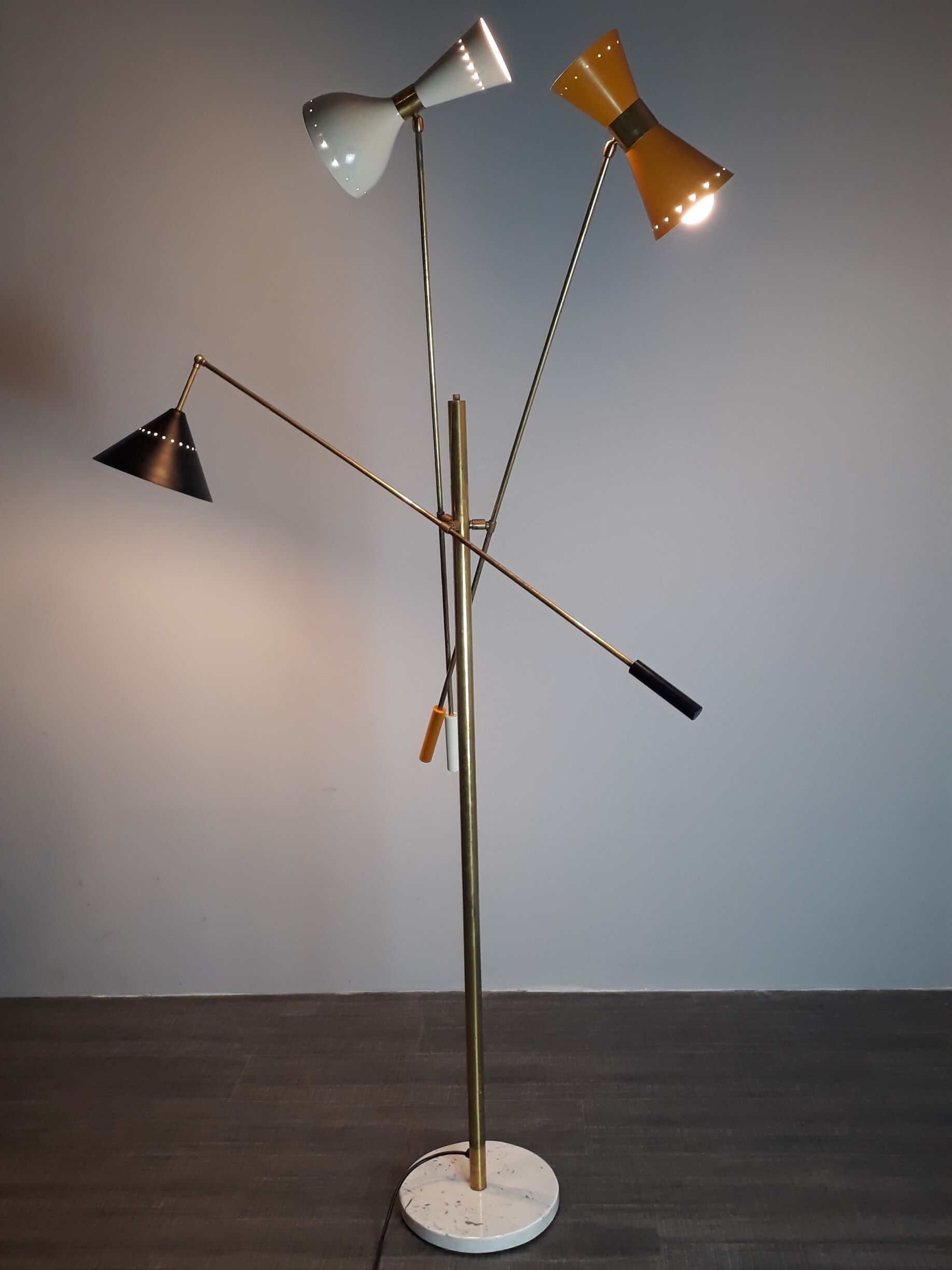Italian Laiton lamp 3 spots on reclining stems, marble base, Mid-century style 1950s