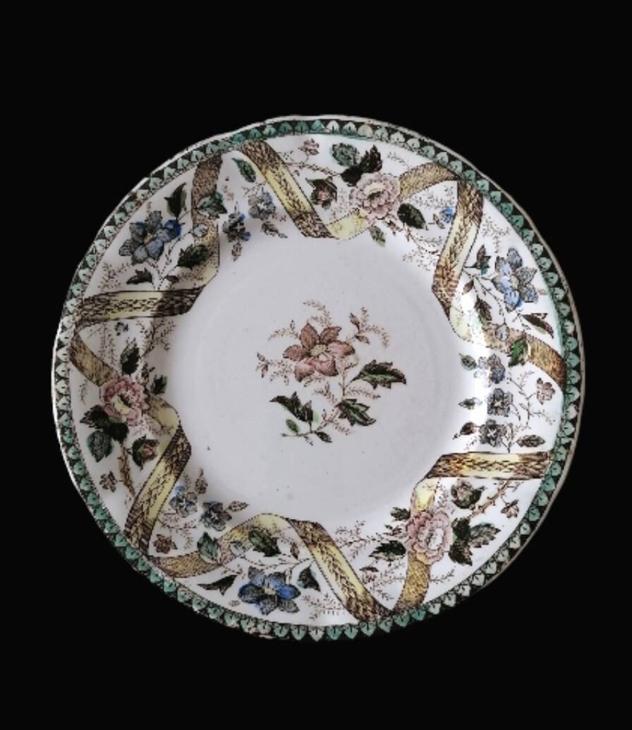 Saint Amand and Hamage sweets plate, rinceau collection