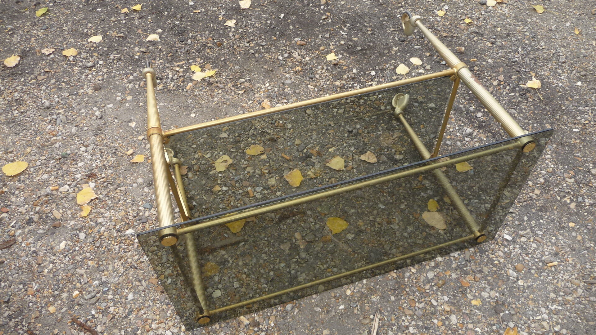 Table basse verre et laiton vintage