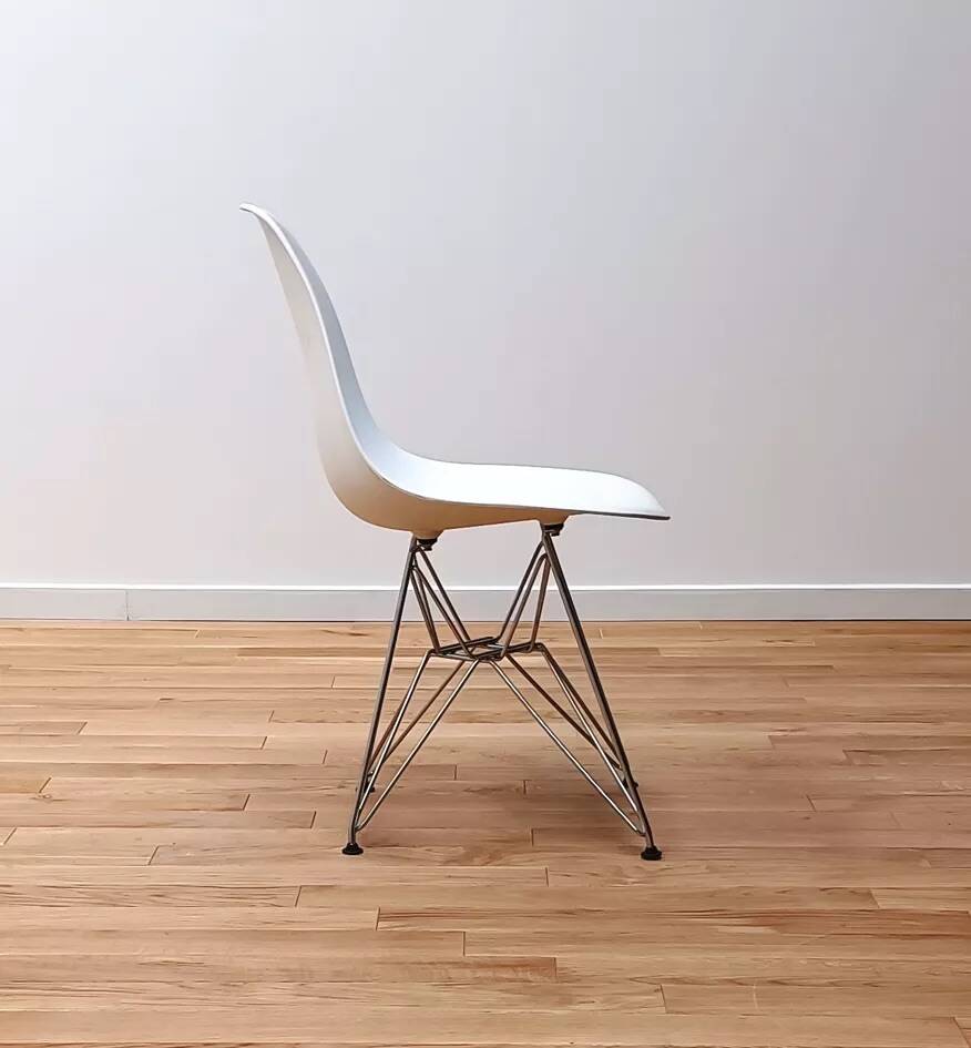 DSR chair by Charles & Ray Eames for Vitra