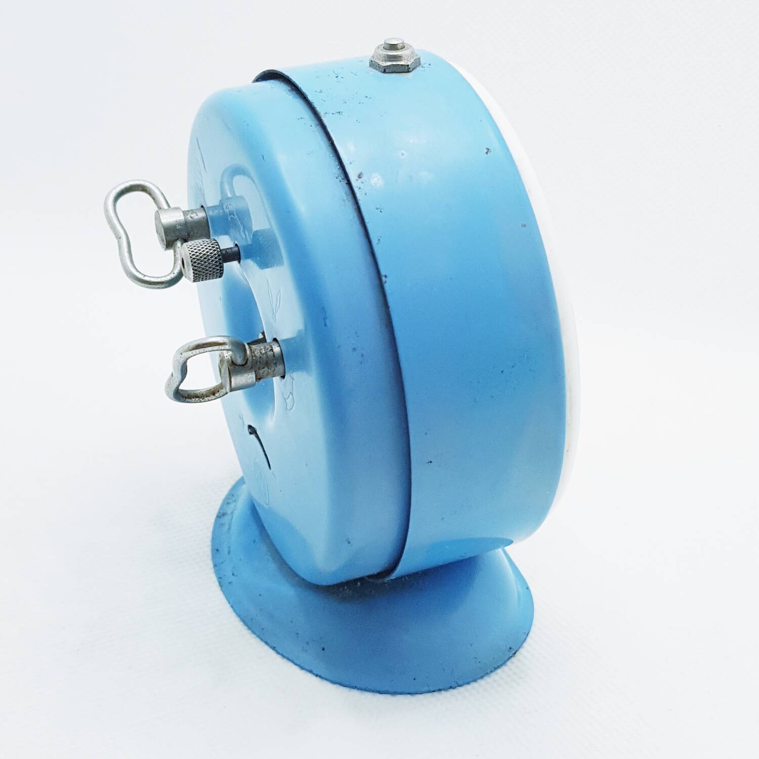 SMI blue alarm clock