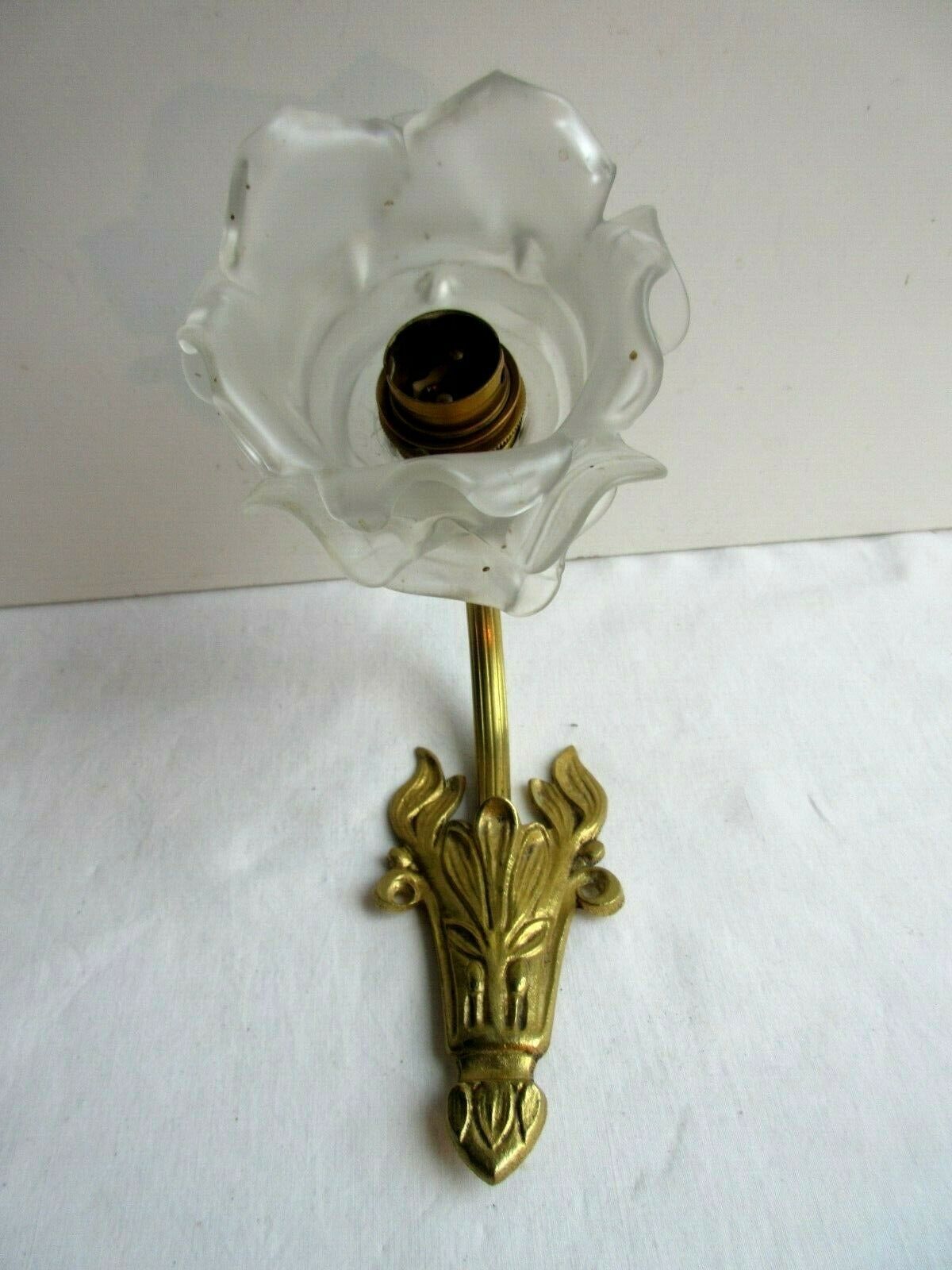 Art Deco art brass carved with acanthus, pink tulip in colorless glass