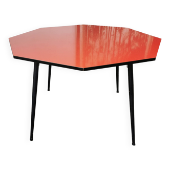Table vintage octogonale en formica rouge et métal