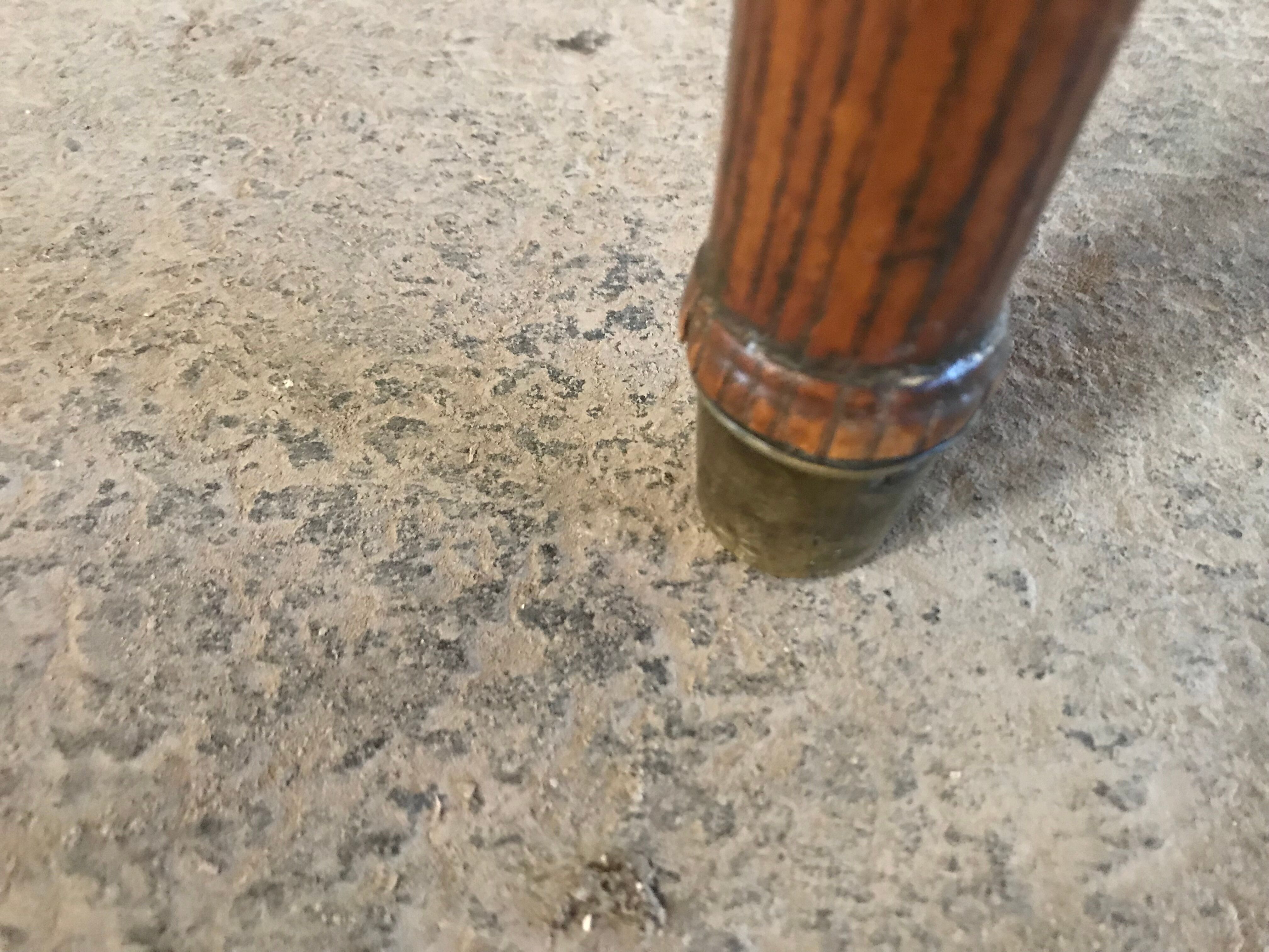 Round farm table 1850 and 6 bistro chairs