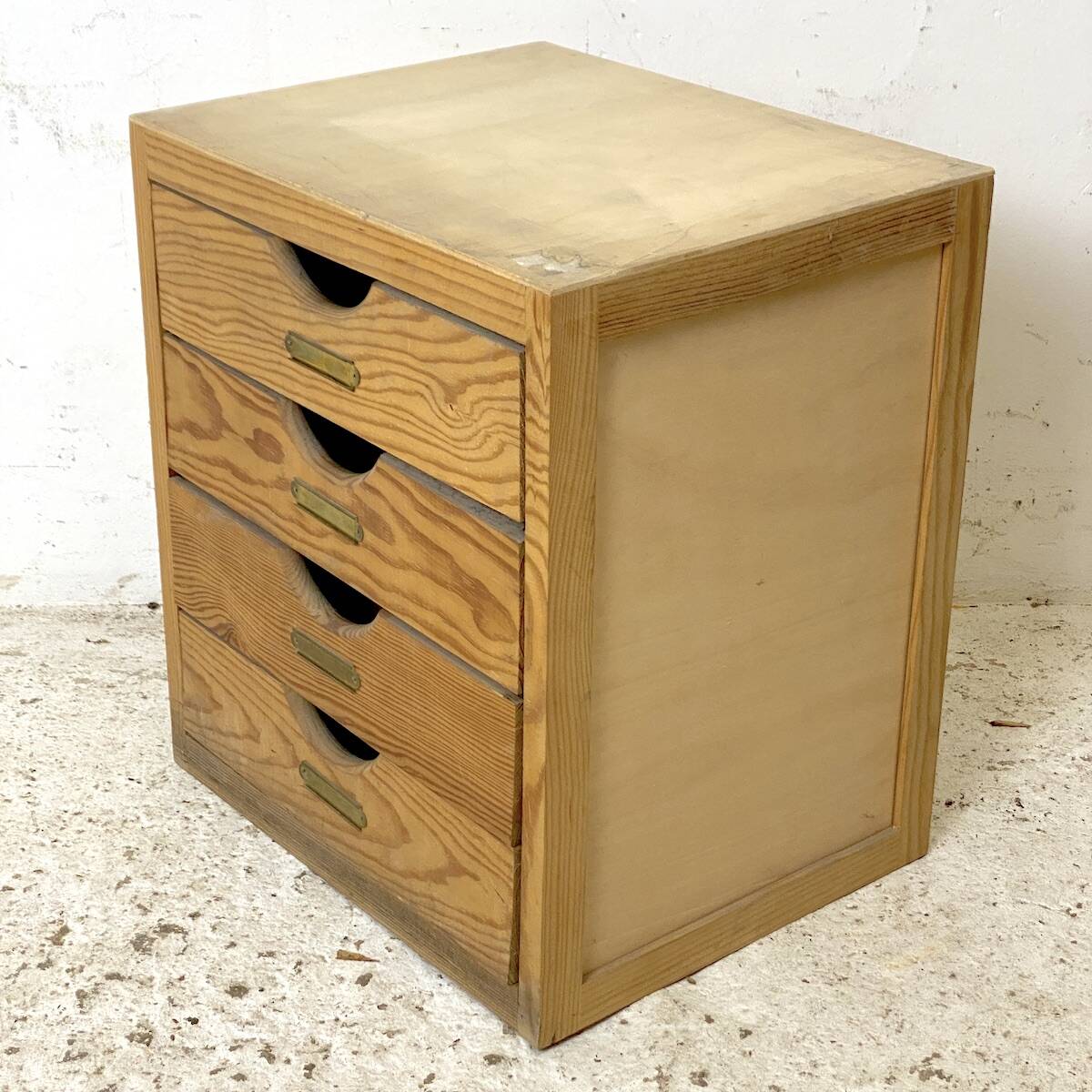 Wooden drawer cabinet