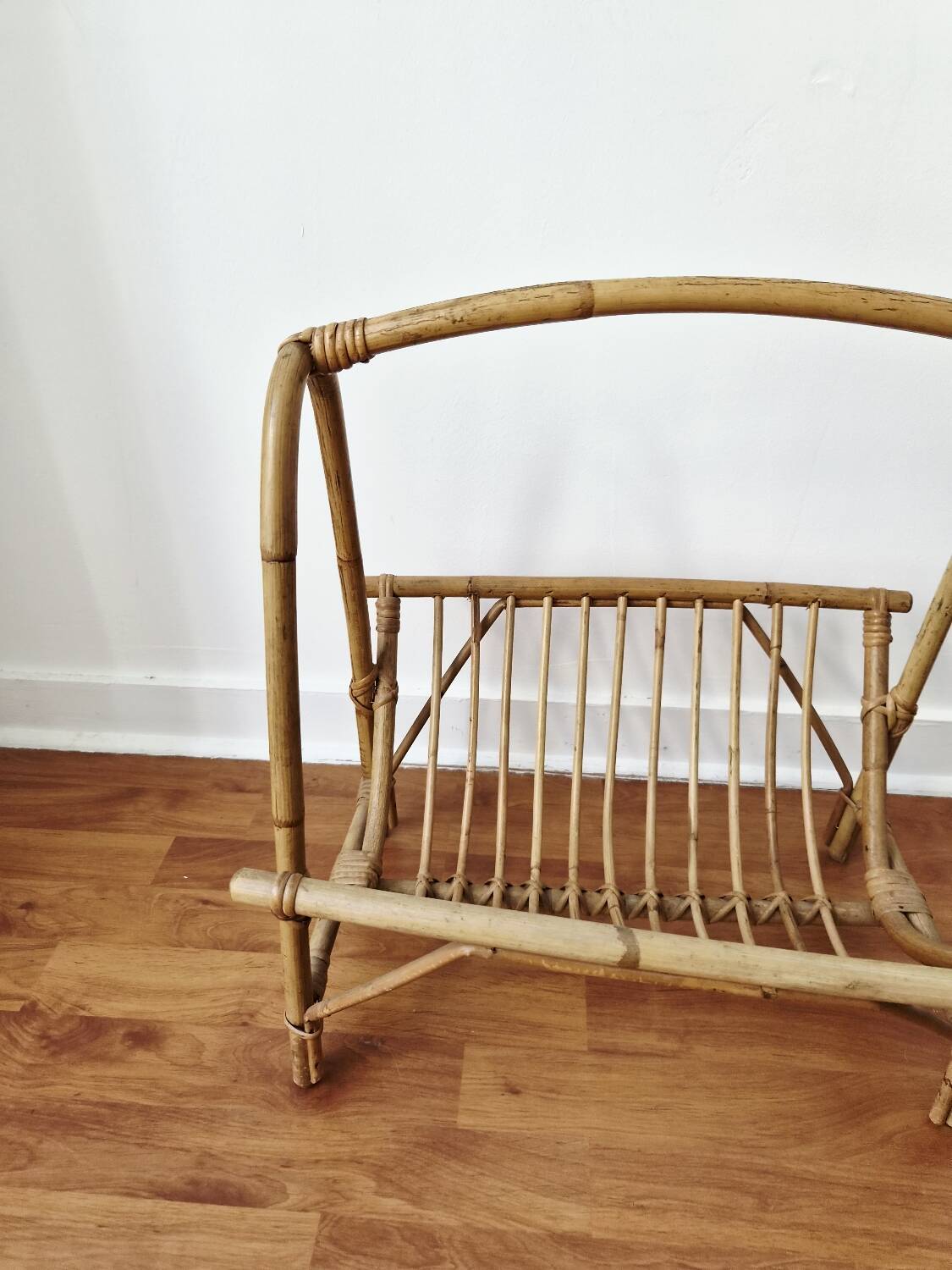 Vintage rattan magazine rack in bohemian style '1970s -