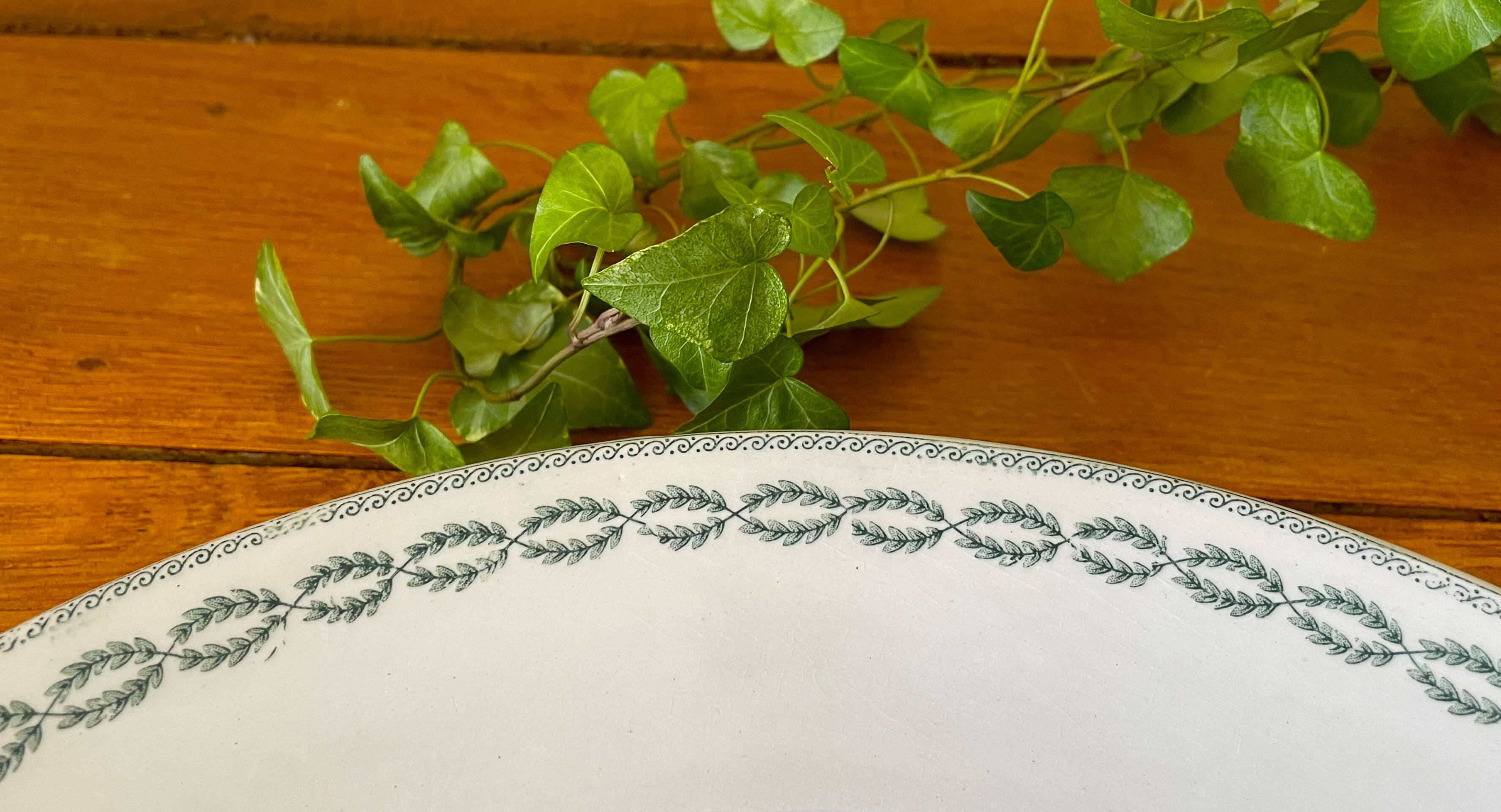 Antique serving platter in Sarreguemines earthenware.