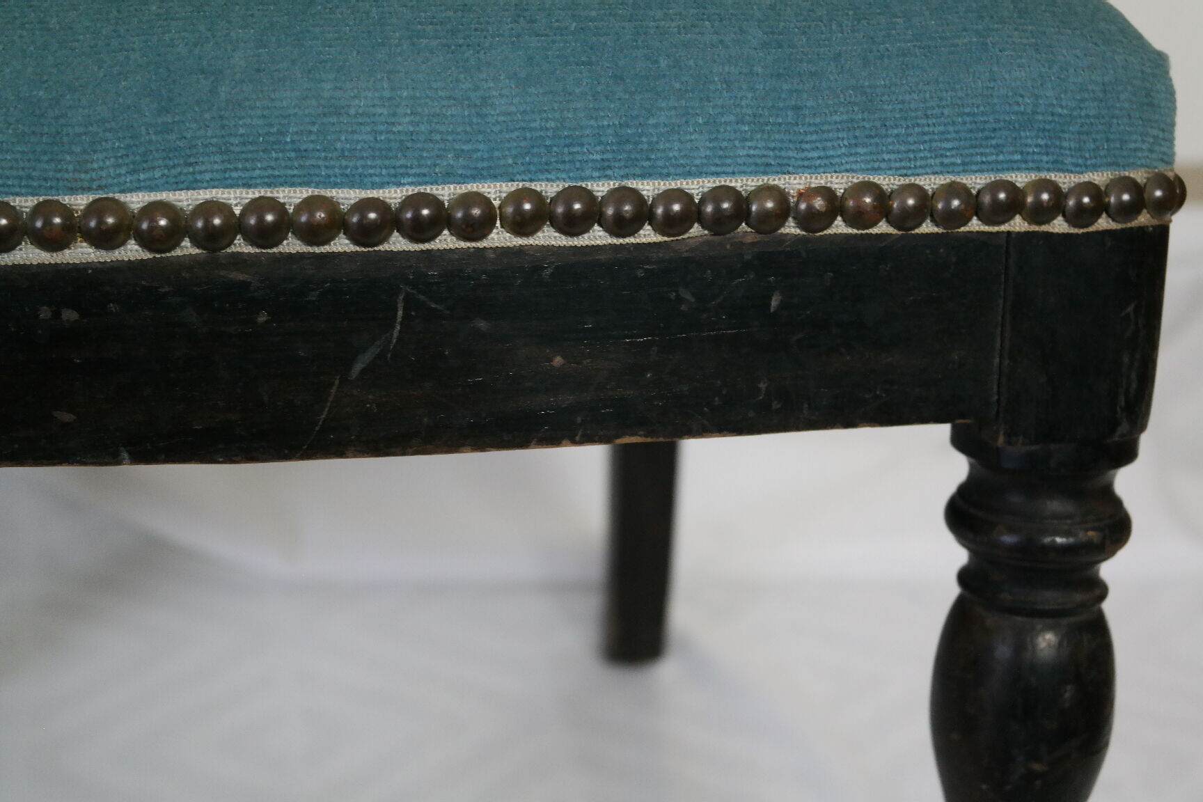 Chair prie-dieu style Napoleon III blackened wood openwork velvet blue