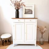 Retro chic Parisian buffet