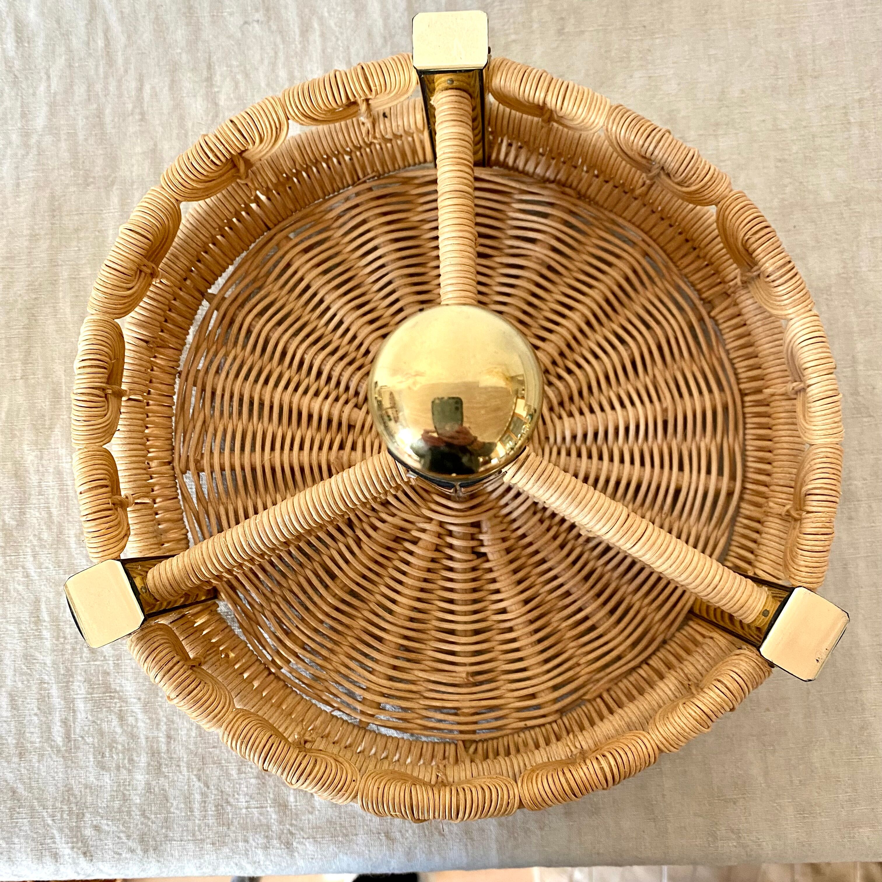 Porte bouteilles vintage , porte plantes en rotin tressé