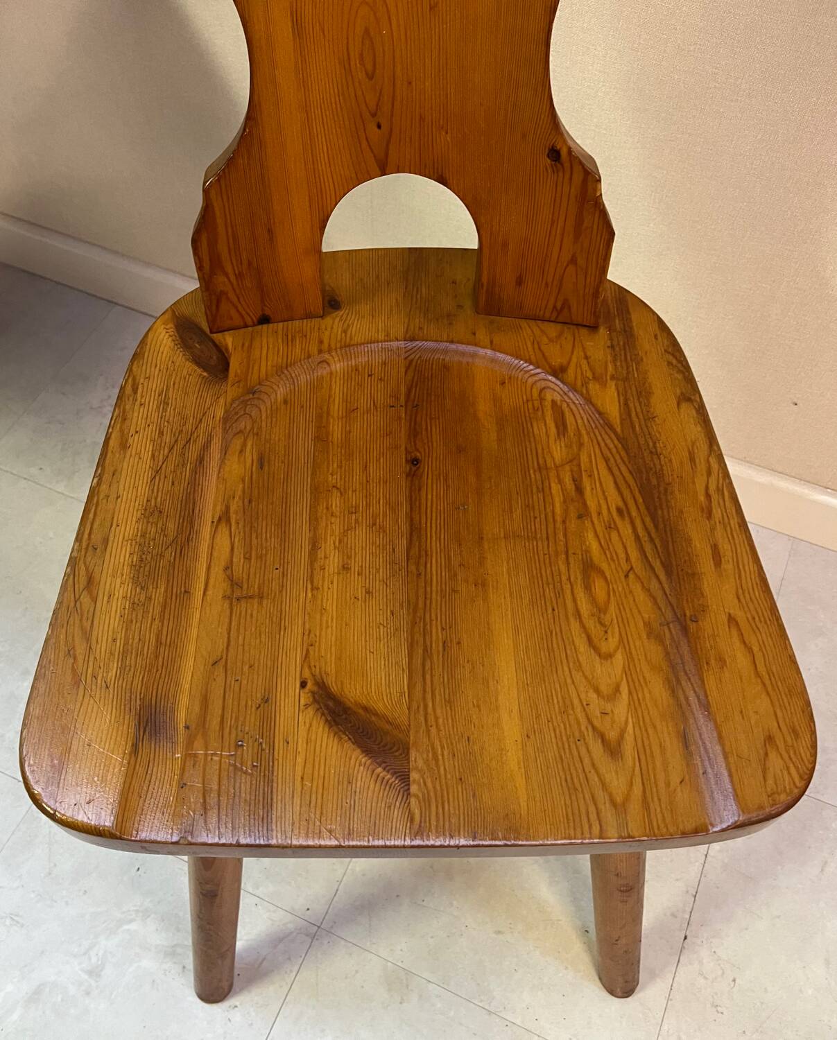 Mountain chalet style pine chair