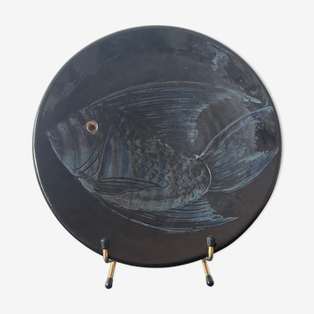 Ceramic fish plate