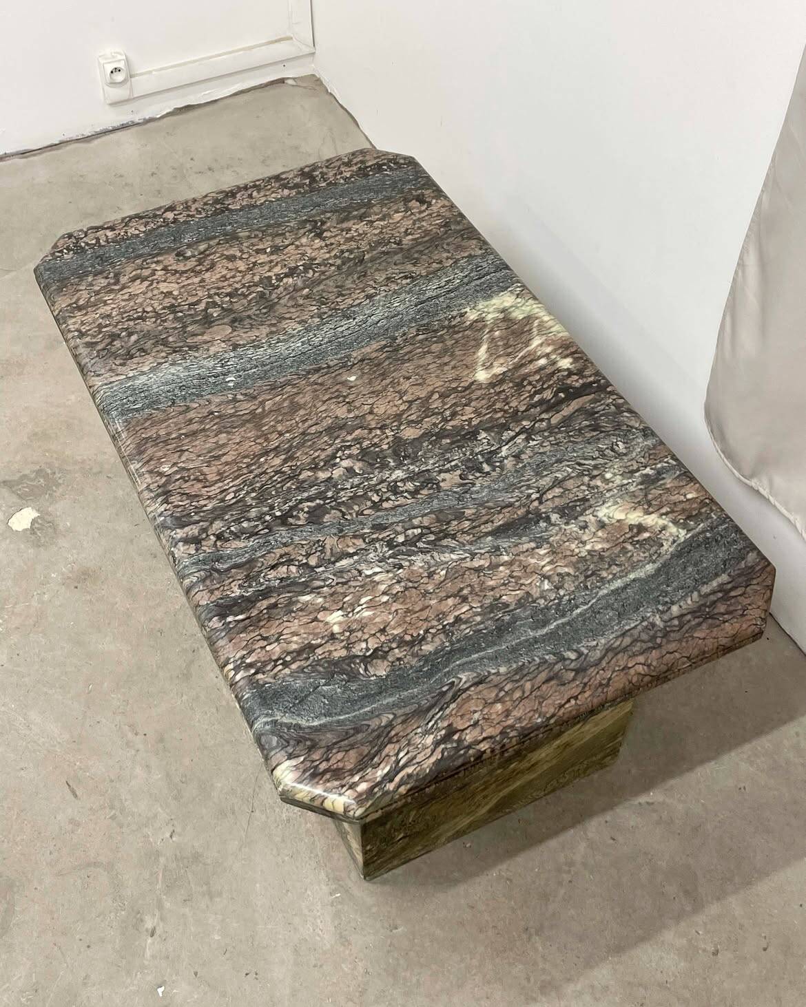 Vintage rectangular coffee table in marble