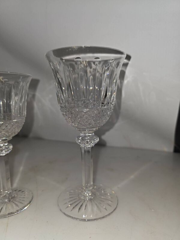 Service de 27 verres en cristal de Saint-Louis