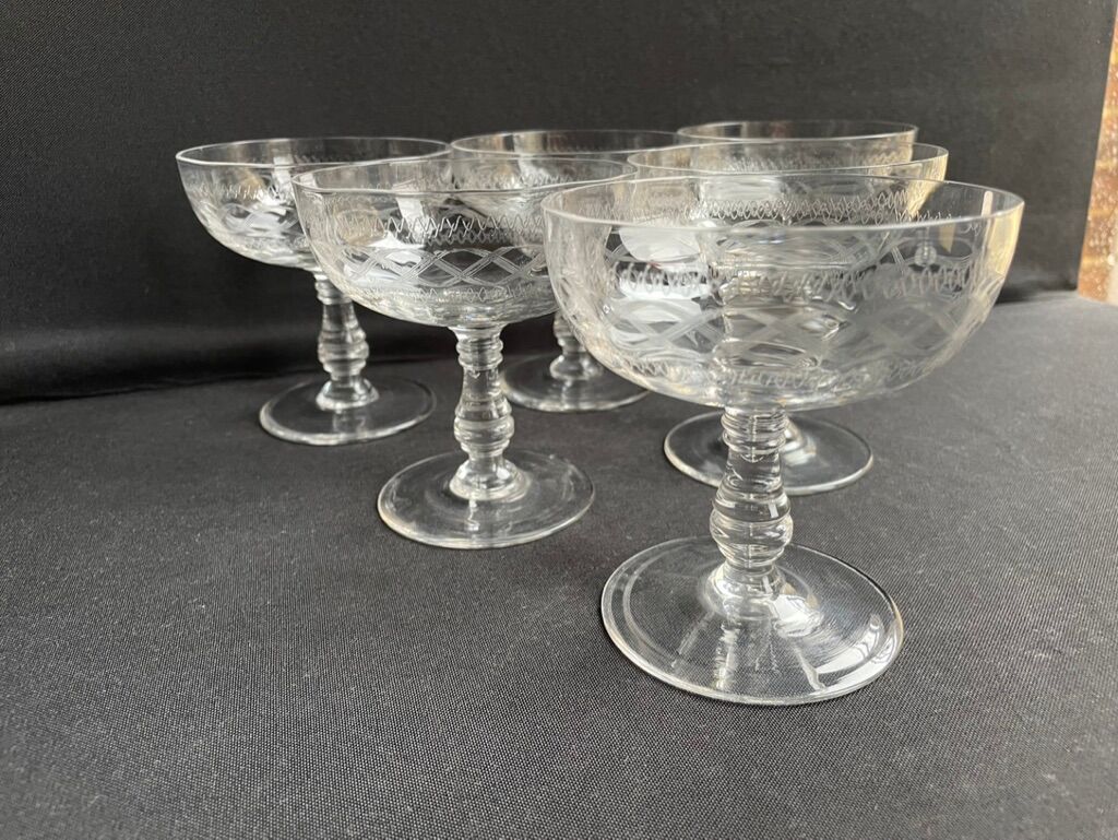 8 Guilloche crystal champagne glasses - Art Nouveau