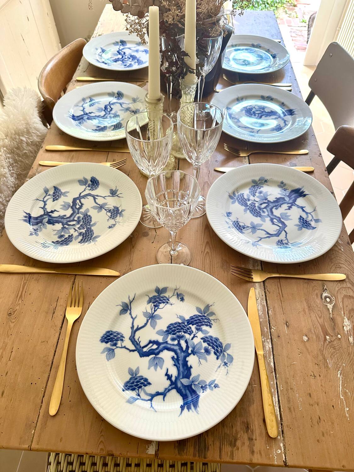 Set of eight German porcelain plates from the 1950s