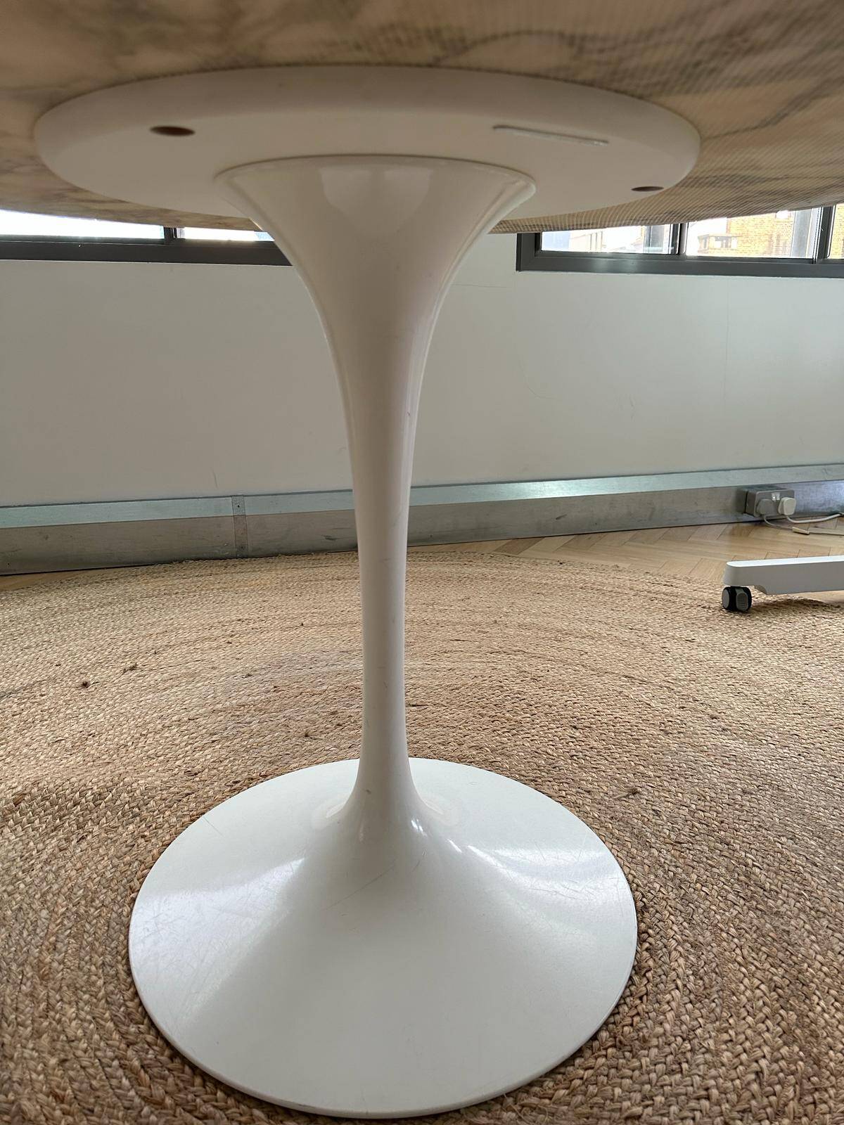 Saarinen marble table Edition Knoll and its 4 tulip chairs (set of 5)