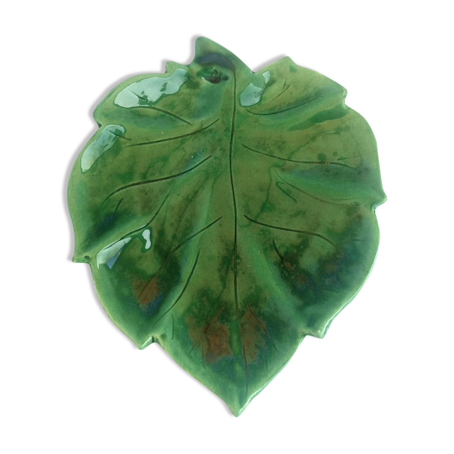 Green dabbling leaf cut