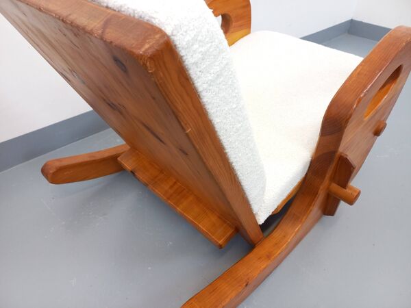 Fauteuil chauffeuse “luge” brutalistes à bascule