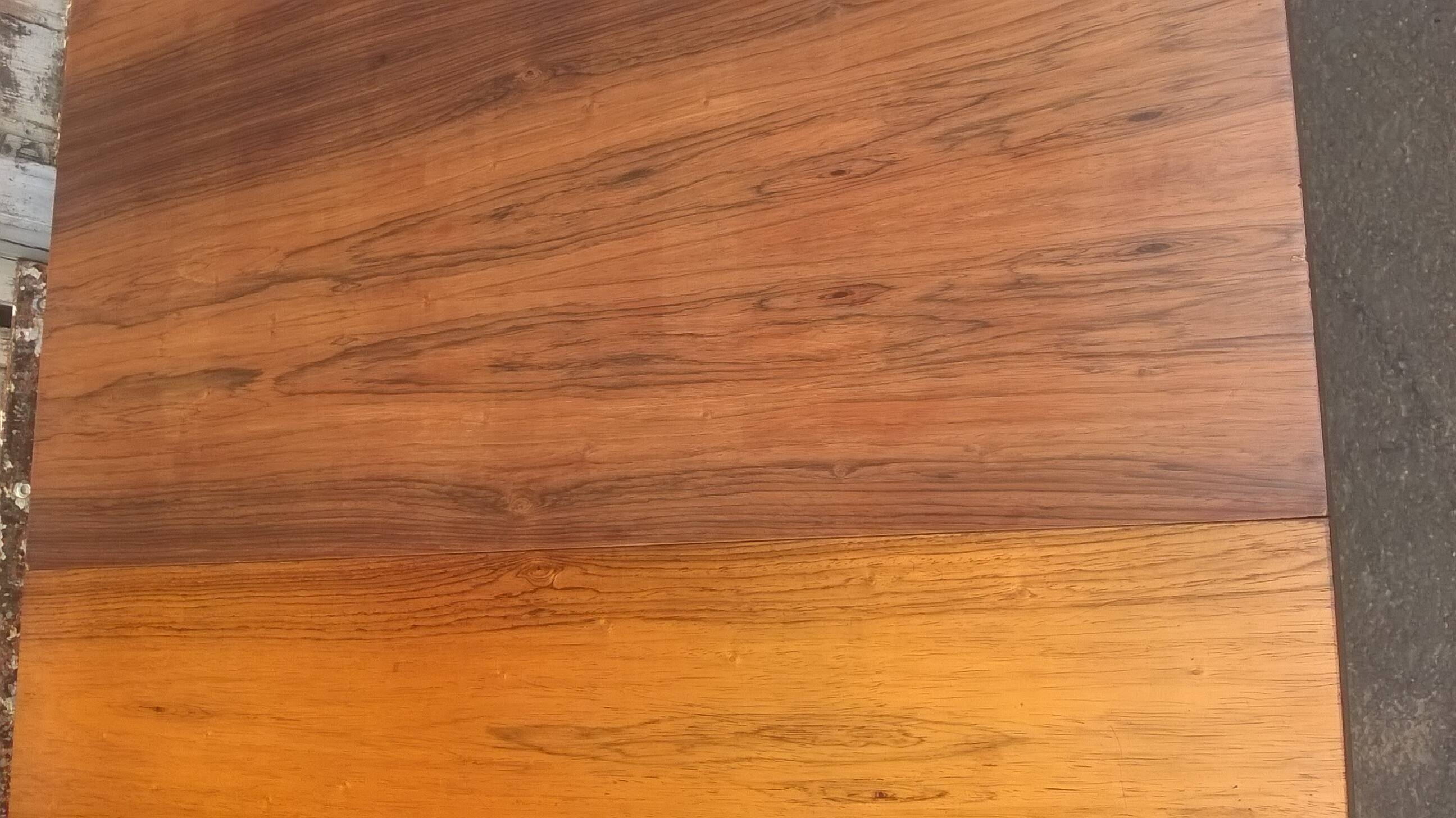 Extendable teak dining table
