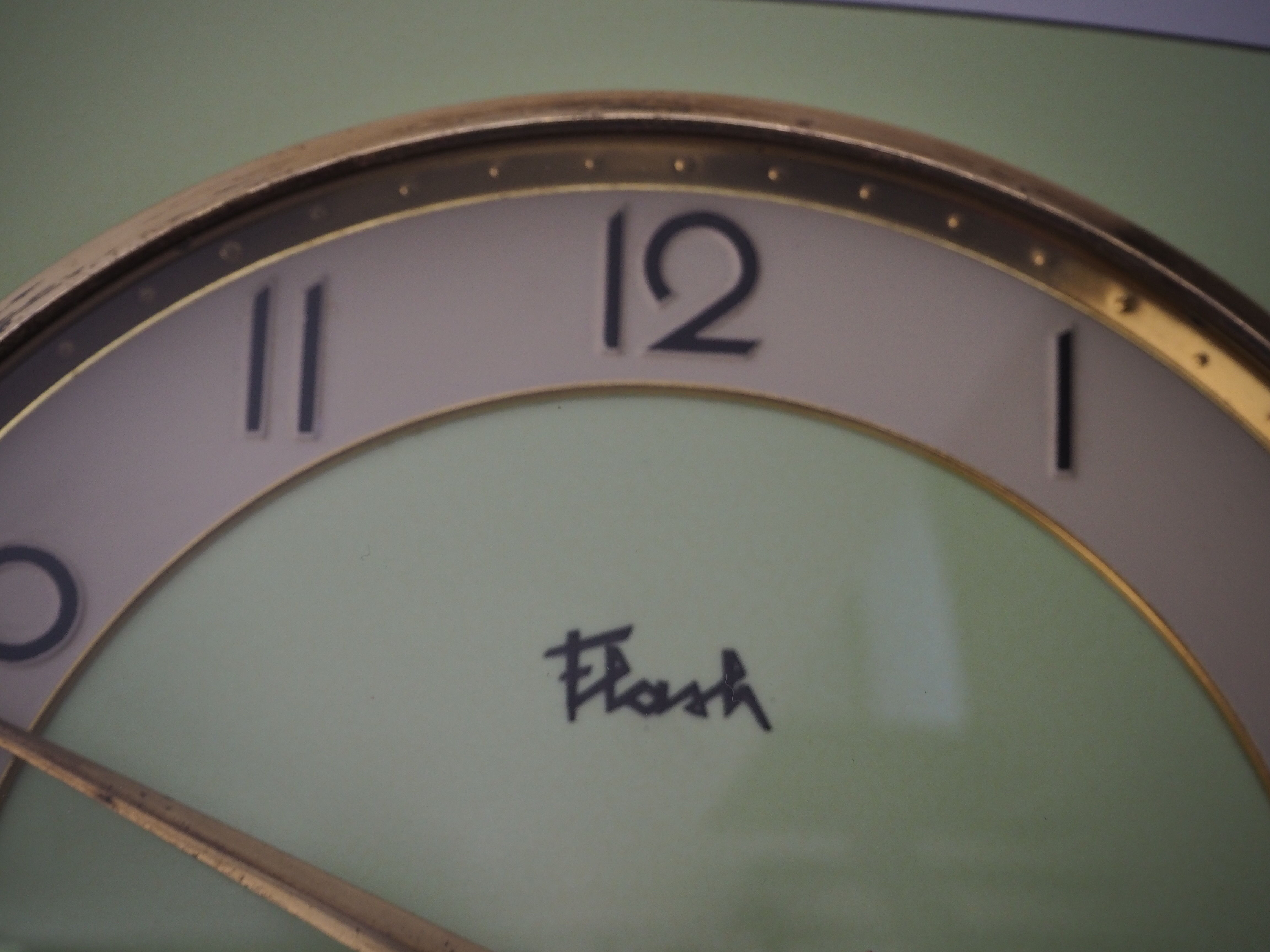 "Flash" pendule in green water formica from the 50s/60s