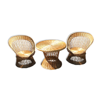 Vintage wicker chairs and table