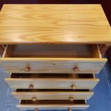 Pine chest of drawers