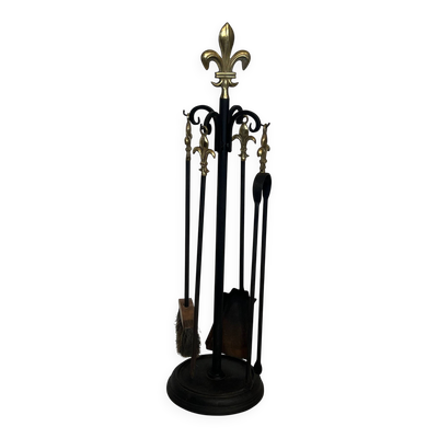 Nécessaire de feu de style néoclassique en métal laqué noir et laiton aux fleurs de lys