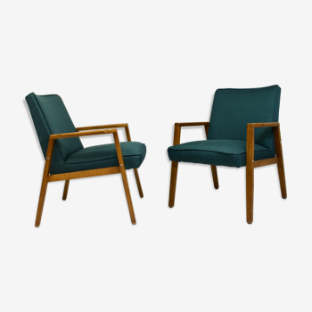 Paire de fauteuils scandinaves années 60 restaurés tissu vert sapin.