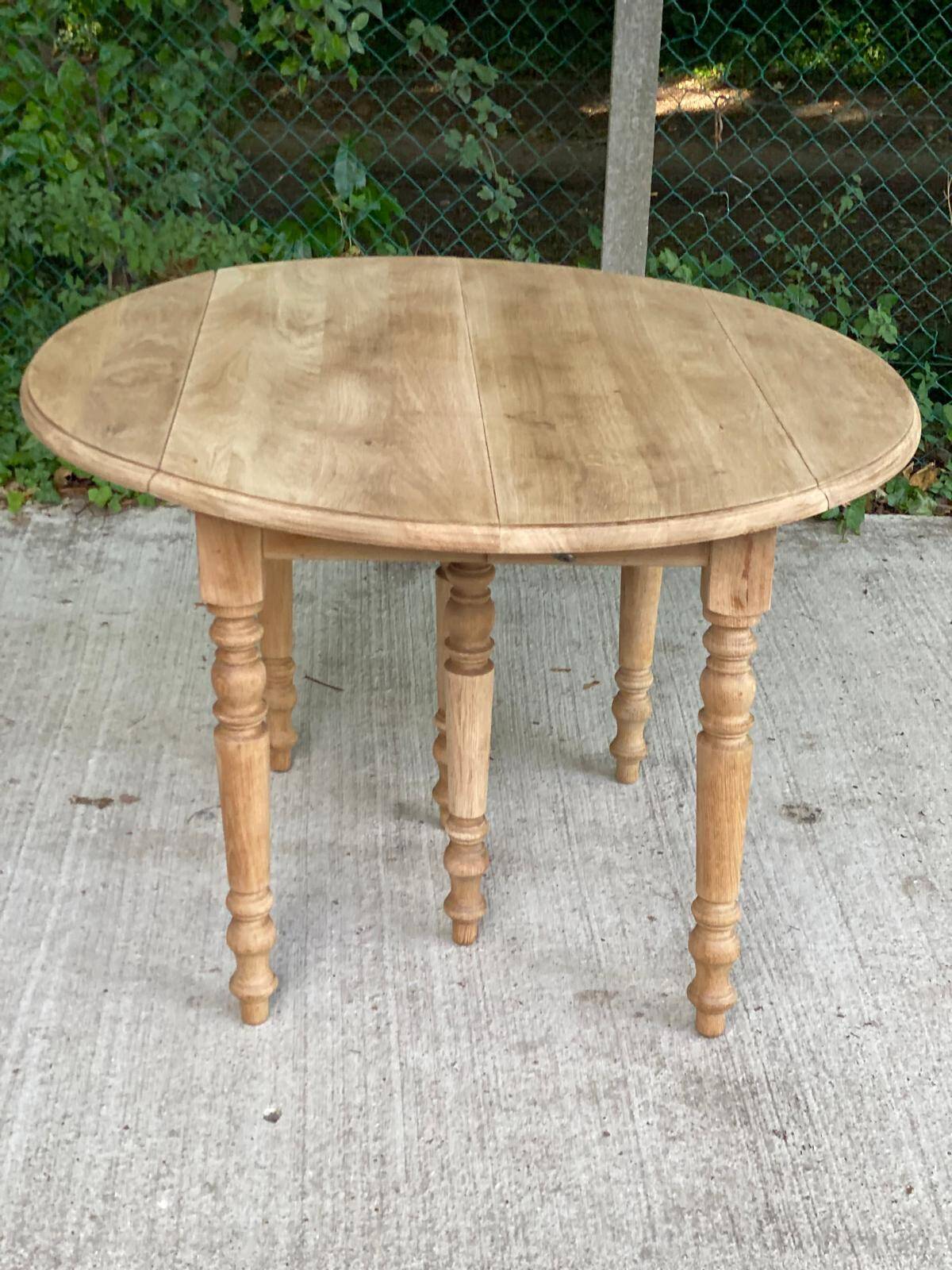 Louis Philippe 20th century extendable round dining table with shutters, renovated 230cm