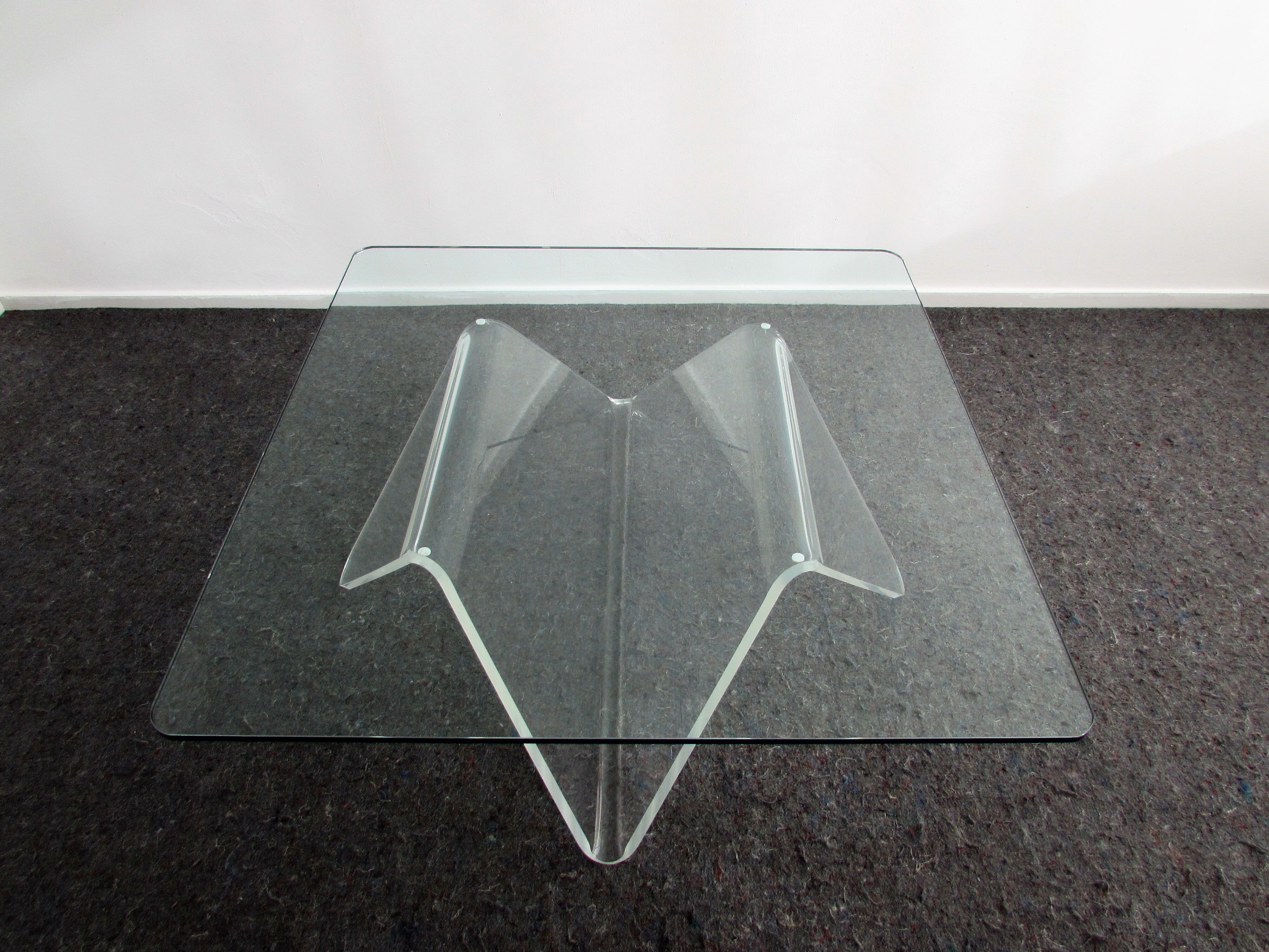 Transparant 'Wave' Coffee Table 1980's
