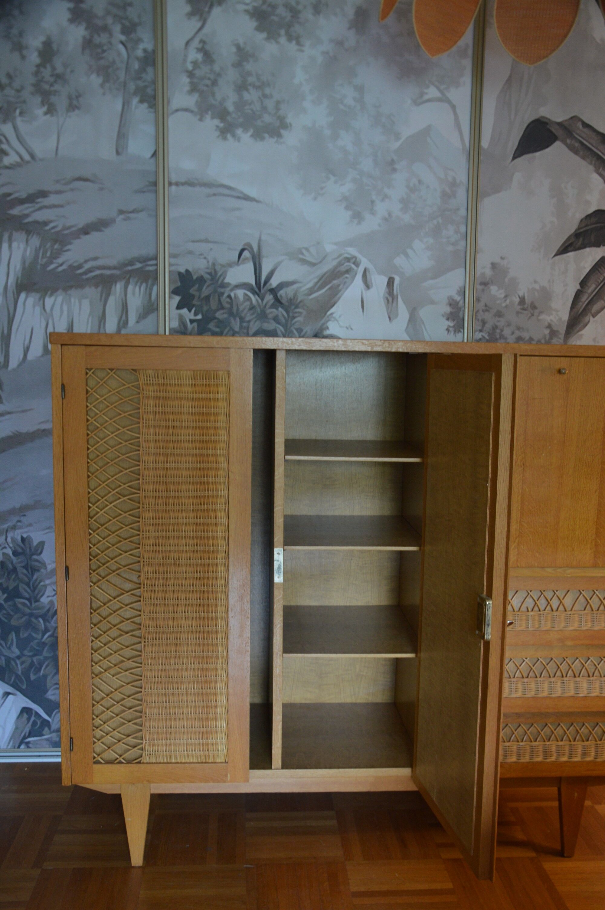 Commode penderie secrétaire en rotin vintage
