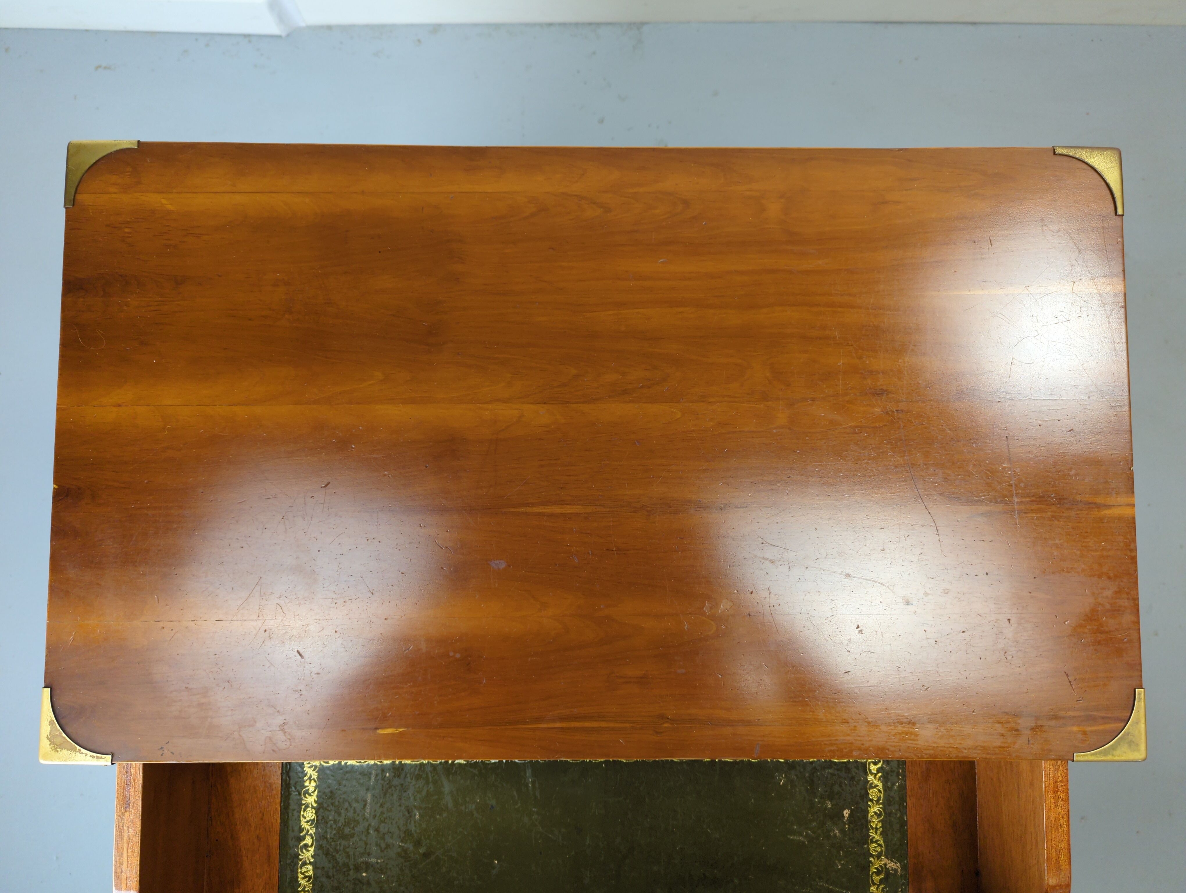 Commode marine secretary