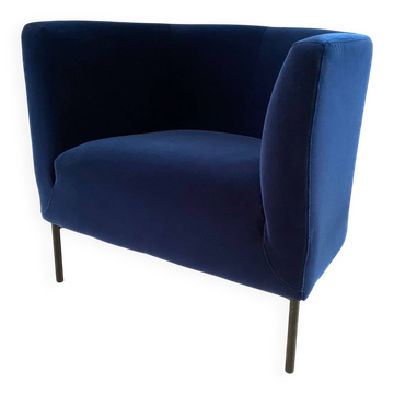 SITS Bob armchair by Steven Schilte – Dedar velvet in Prussian blue