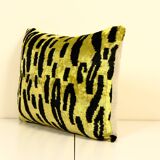 Coussin Ikat tigre